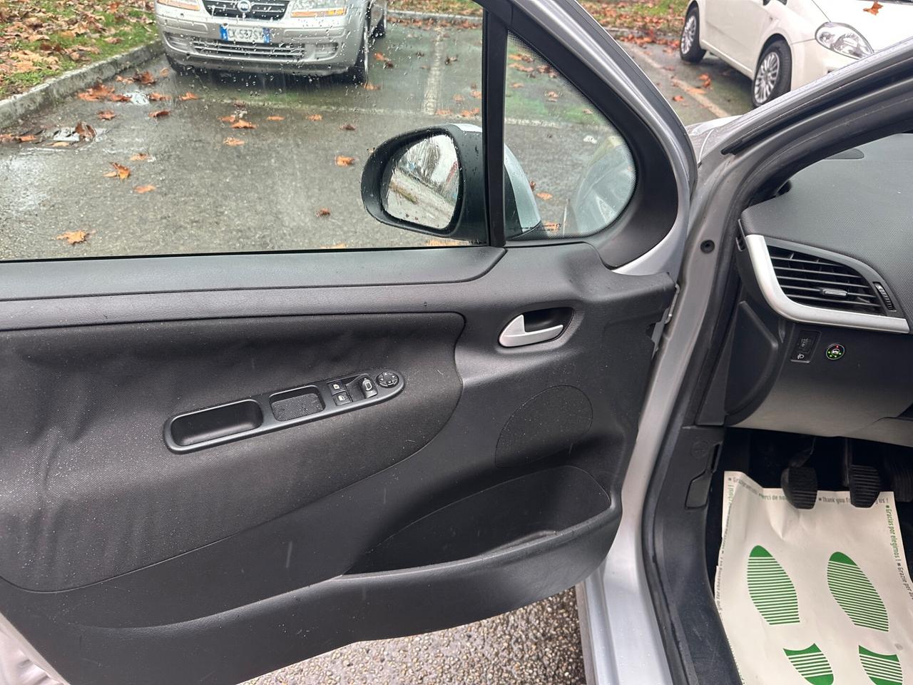 Peugeot 207 Plus 1.4 8V 75CV 5p. ECO GPL