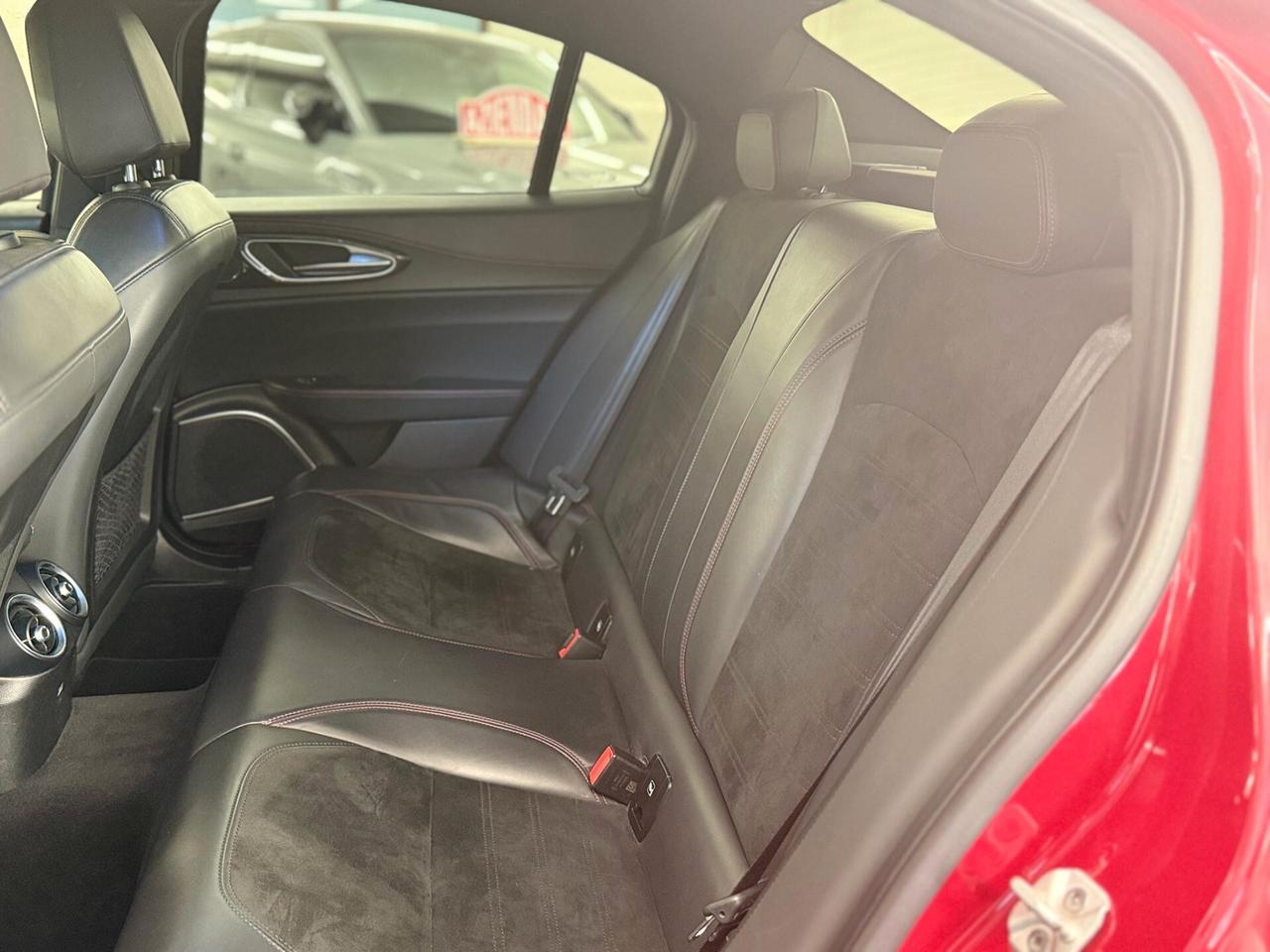 Alfa Romeo Giulia 2.9 V6 Bi-Turbo AT8 Quadrifoglio