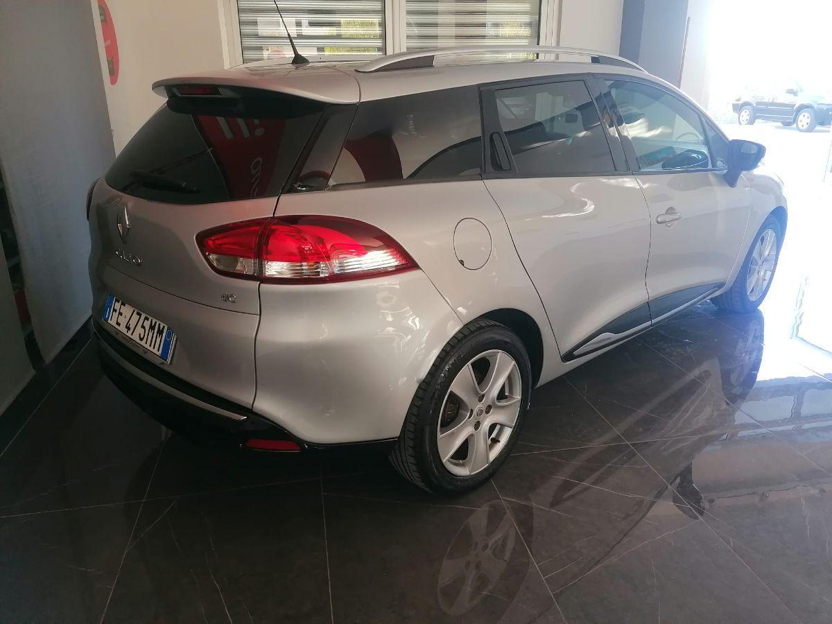 RENAULT - Clio Sporter