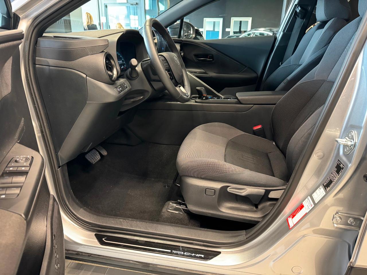 TOYOTA C-HR (2023-->) C-HR 1.8 HV Trend