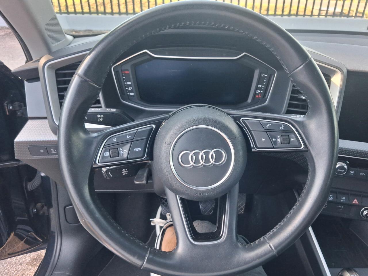 Audi A1 citycarver 30 TFSI Identity Contrast