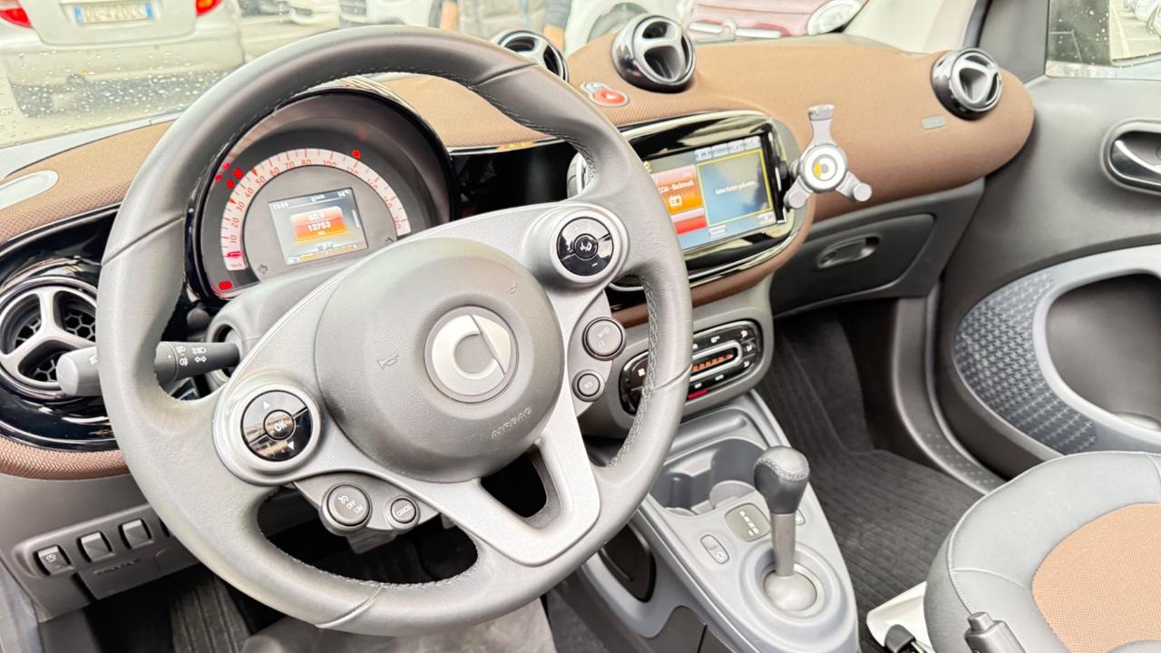 Smart ForTwo 70 1.0 twinamic cabrio Perfect LED NAVI KAMERA PDC PELLE CERCHI 15 BLUETOOTH BRACCIOLO