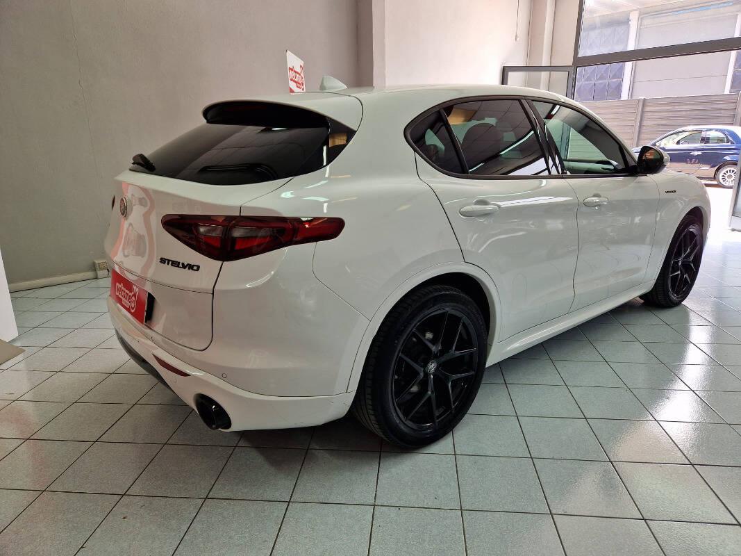Alfa Romeo Stelvio 2.2 t Veloce Q4 210cv auto