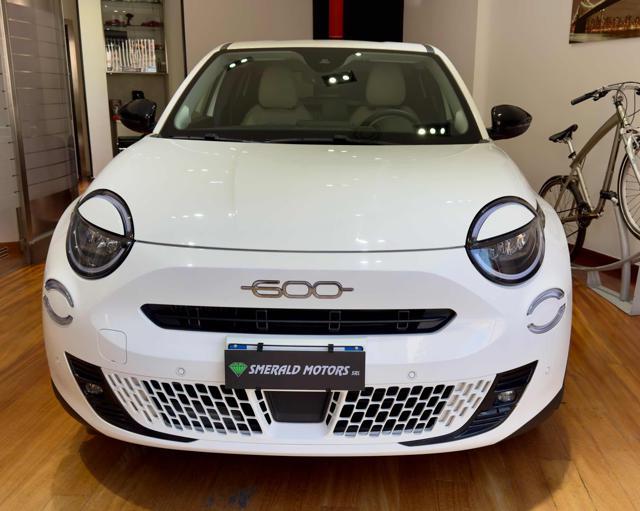 FIAT 600 Hybrid 110 CV DCT MHEV La Prima