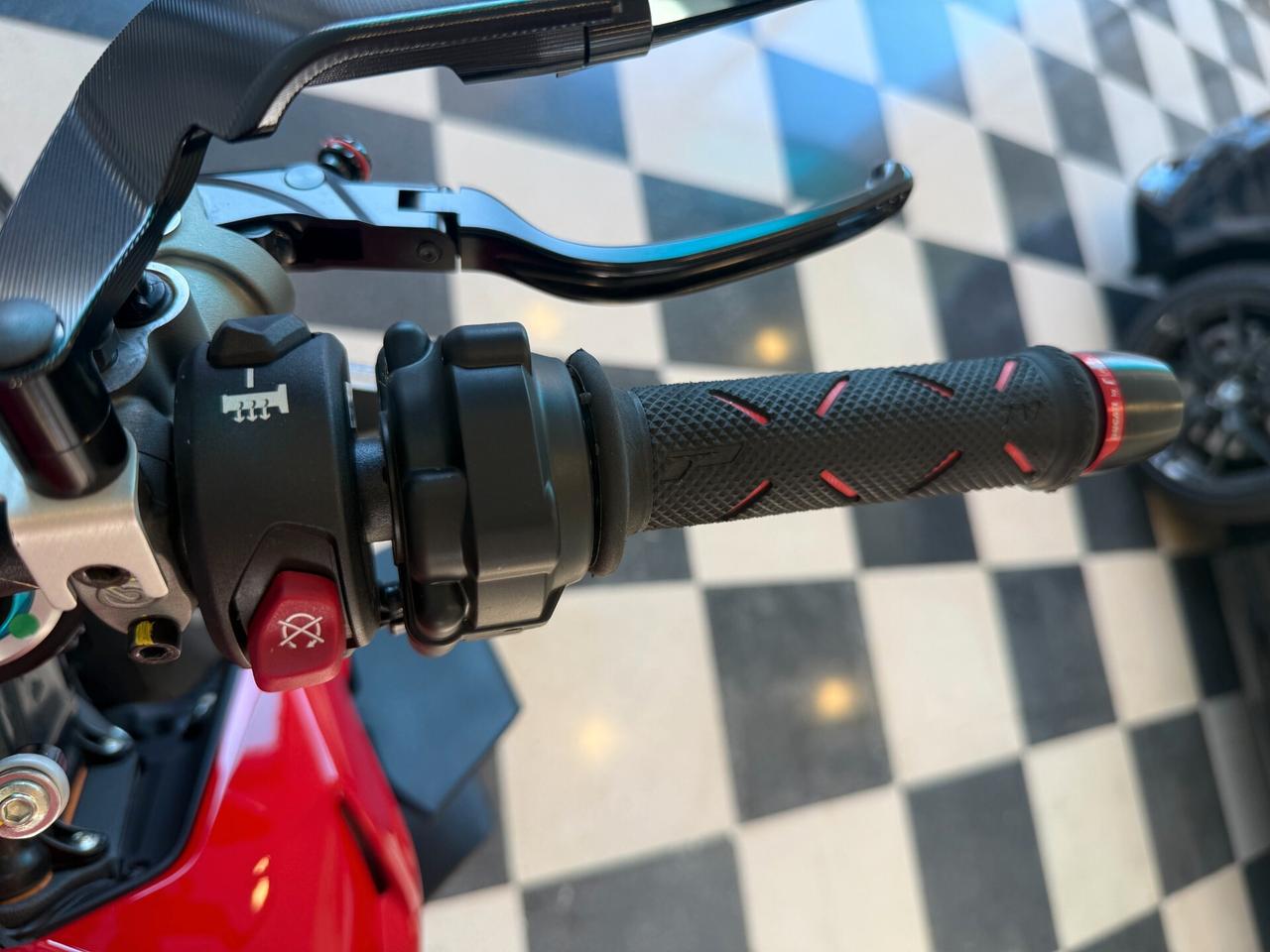 Ducati Streetfighter V4S