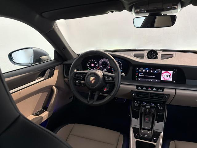 PORSCHE 992 Carrera