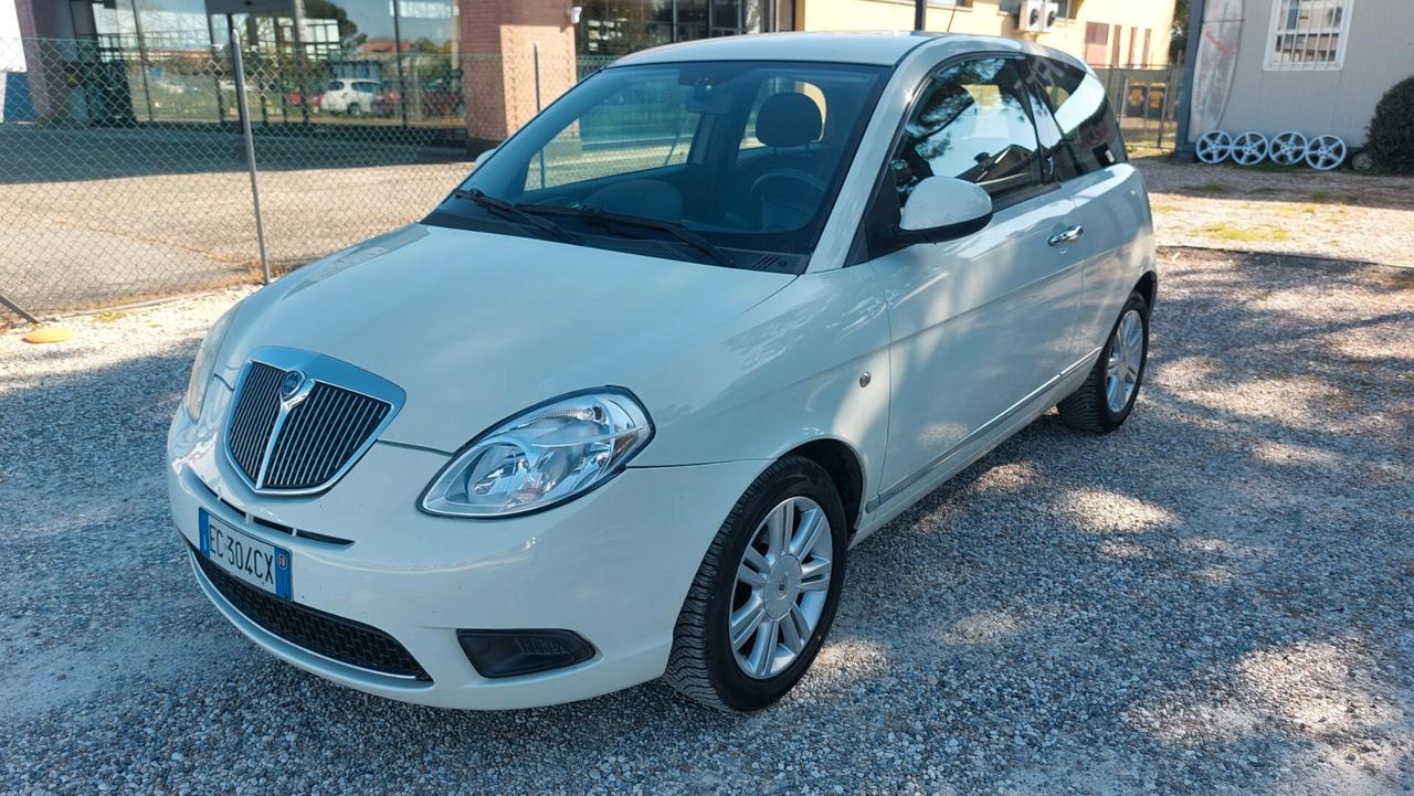Lancia Ypsilon 1.2 Platino