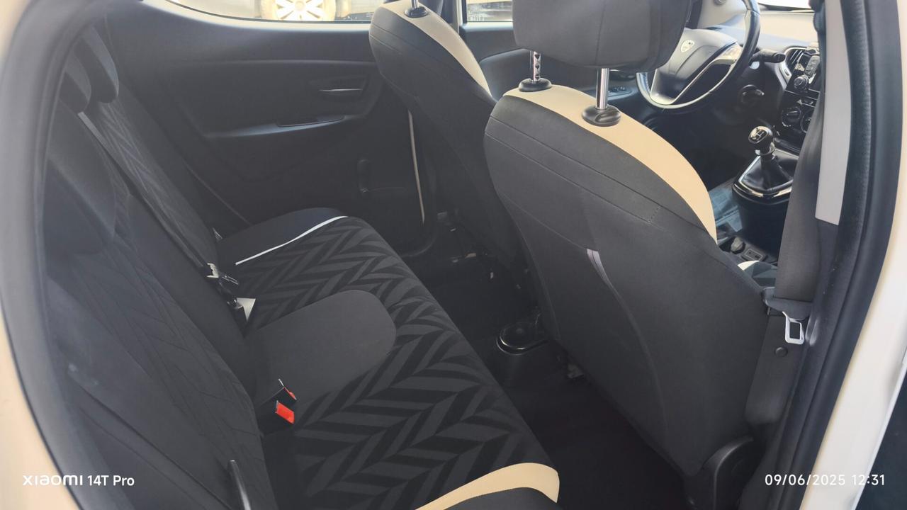 Lancia Ypsilon 1.2 69CV Gold SENSORI 2016