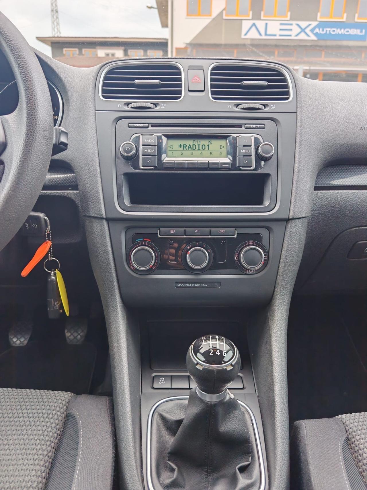 VW Golf VI 1.2 benz 105cv