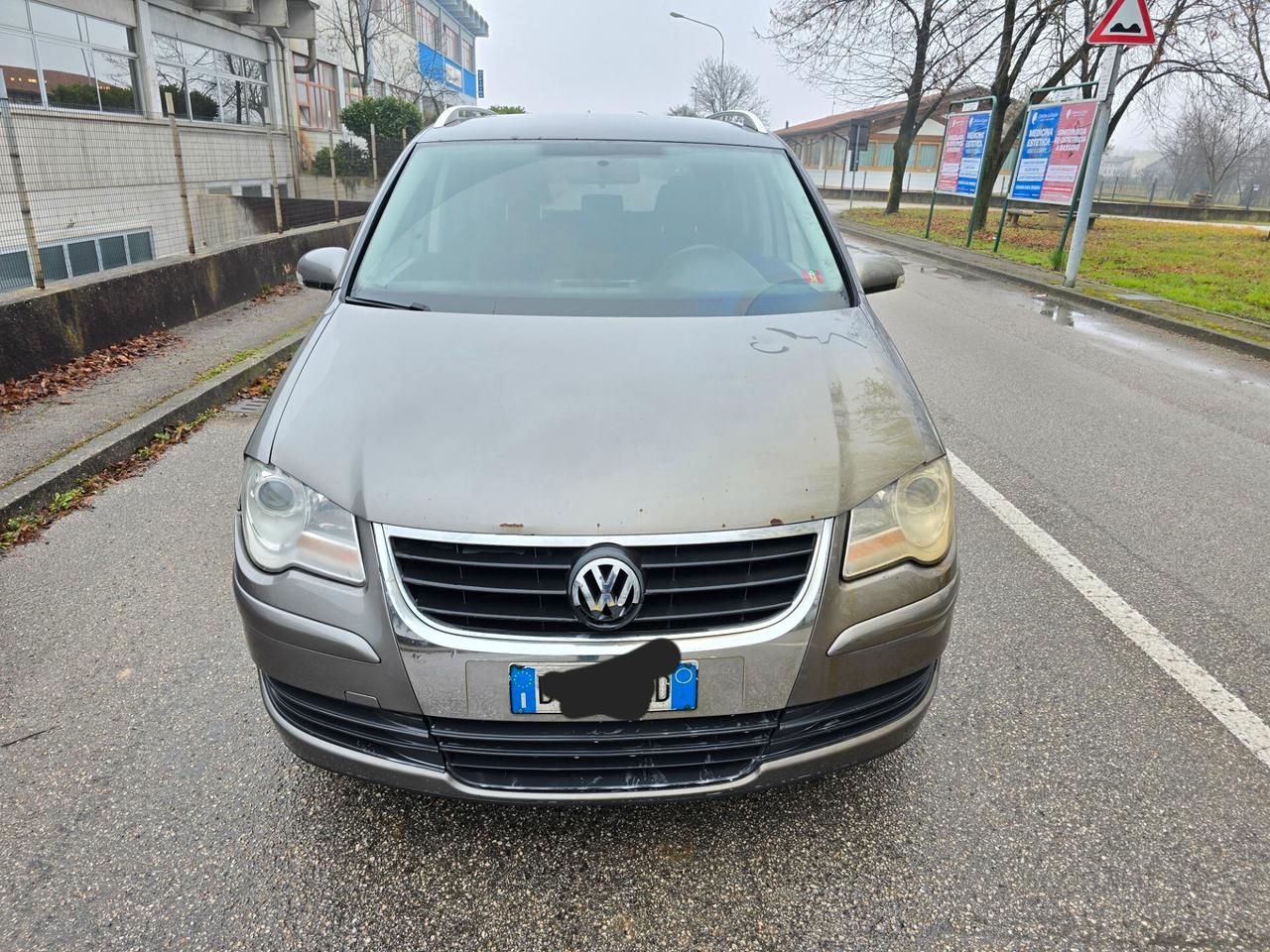 Volkswagen Touran 2.0 Metano 7 Posti GANCIO TRAINO