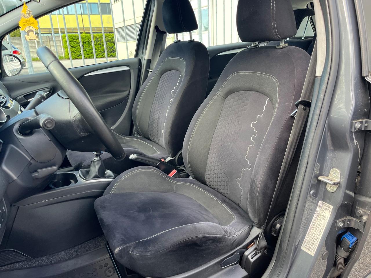 Fiat Punto 1.2 8V 5 porte Lounge OK NEOPATENTI
