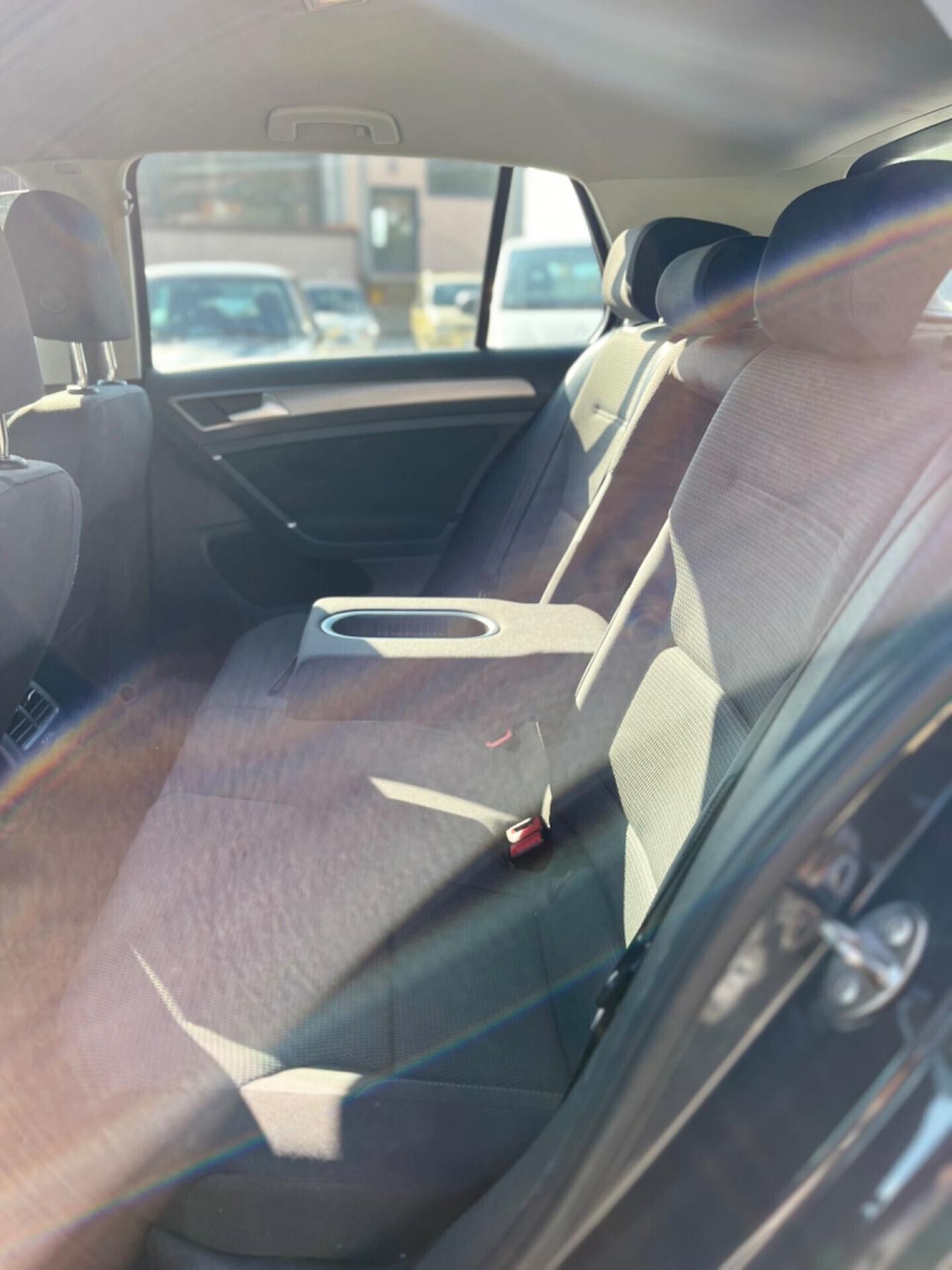 Volkswagen Golf 7 1.6 TDI DSG PERFETTA NEOPATENTATI