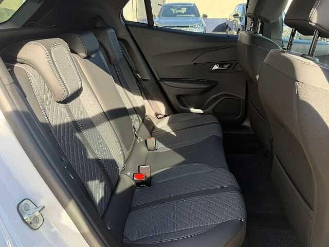 Peugeot 2008 Hybrid 136 e-DCS6 Allure