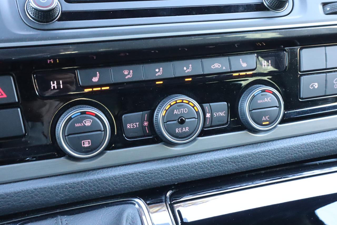 Volkswagen Multivan 2.0 TDI 150CV DSG 7POSTI PELLE GANCIO 2x PORTE SCORREVOLI