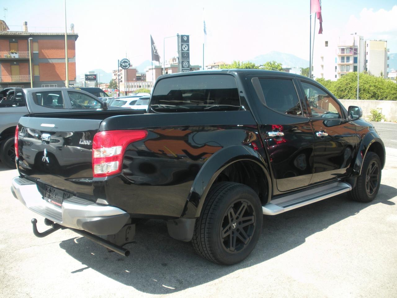 Mitsubishi L200 2.4 DI-D/181CV Double Cab Intense PACK-BLACK