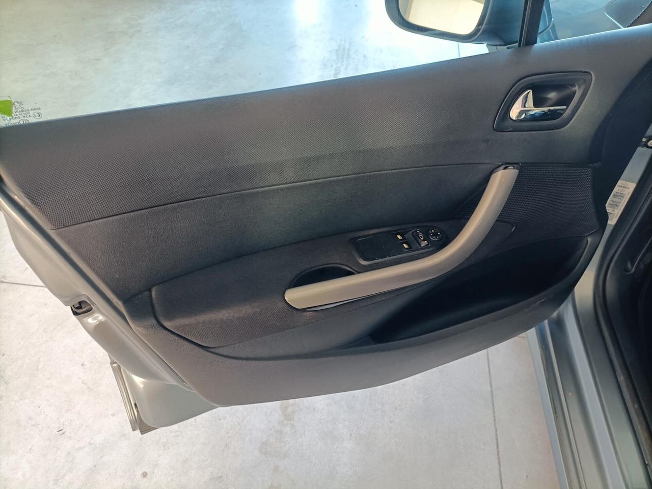 Peugeot 308 1.6 8V HDi 112CV SW Premium 02/2011