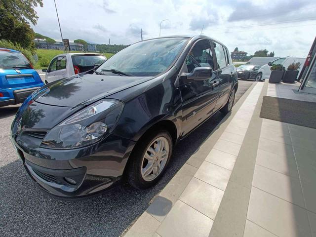 RENAULT Clio 1.2 16V 5 porte Confort X COMMERCIANTI