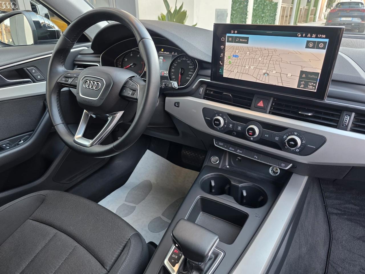 Audi A4 Avant 30 TDI/136 CV S tronic Business+Cerchi 18+Fari Led..