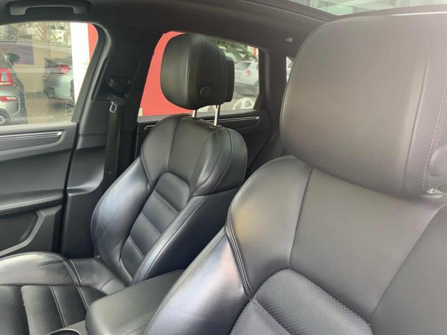 PORSCHE Macan 2.0