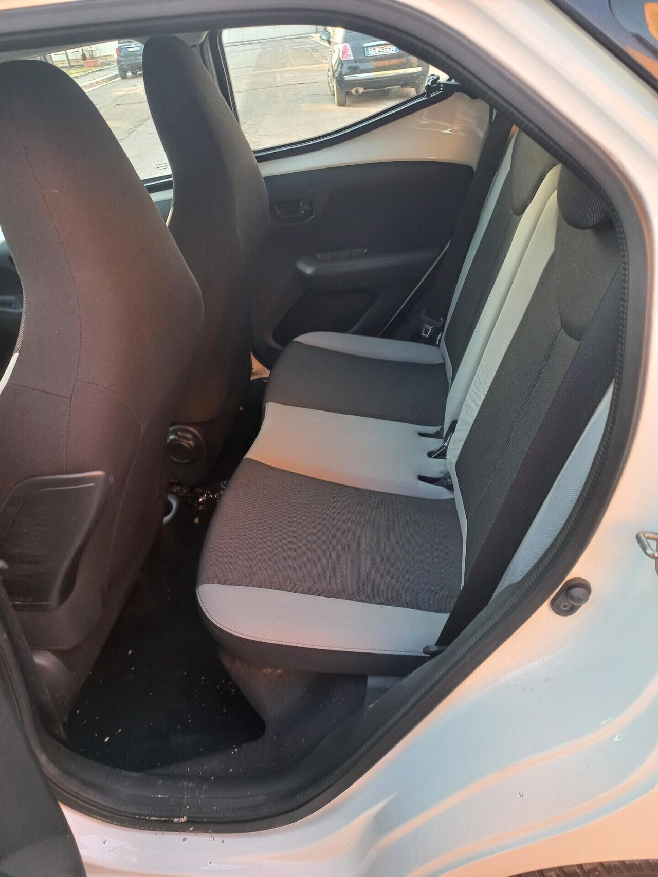 Toyota Aygo 1.0 VVT-i 69 CV 5 porte x-play km 44000