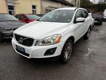 VOLVO XC60 2.4 D 163 CV AWD Geartronic Momentum
