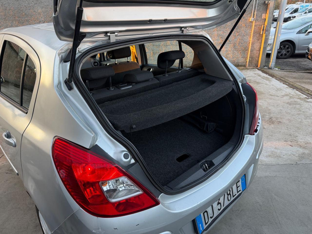 Opel Corsa 1.2 benzina-GPL EURO4 NEOPATENTATI