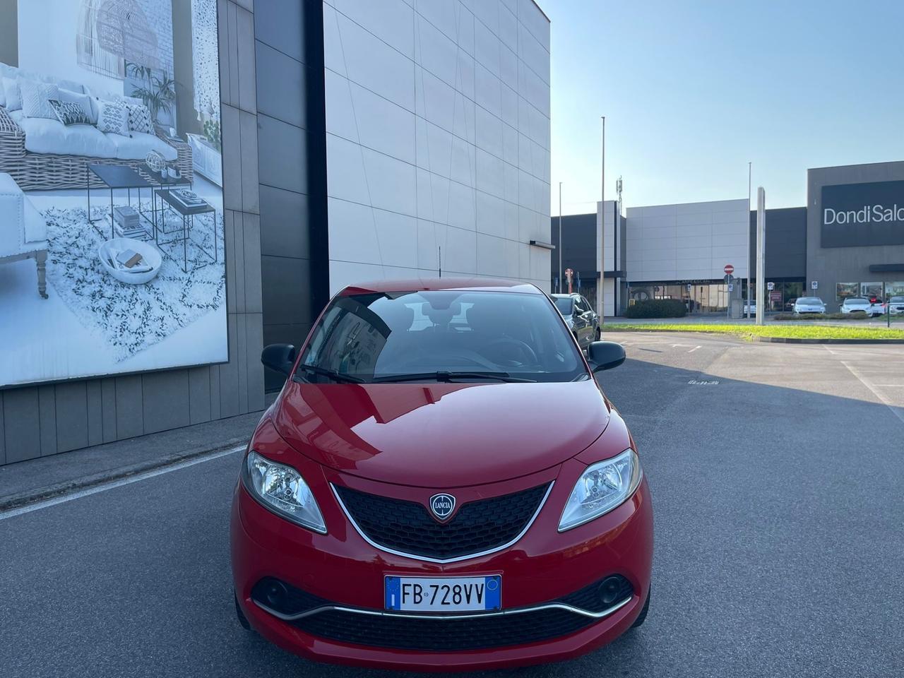 Lancia Ypsilon 1.2 69 CV 5 porte Platinum