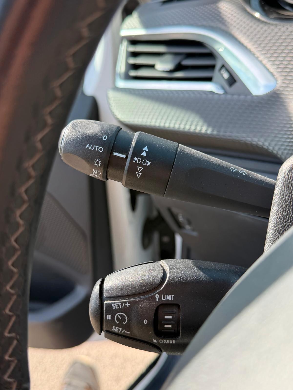 Peugeot 2008 1.5 BLUEHDI 120CV EAT6 S&S ALLURE 2018