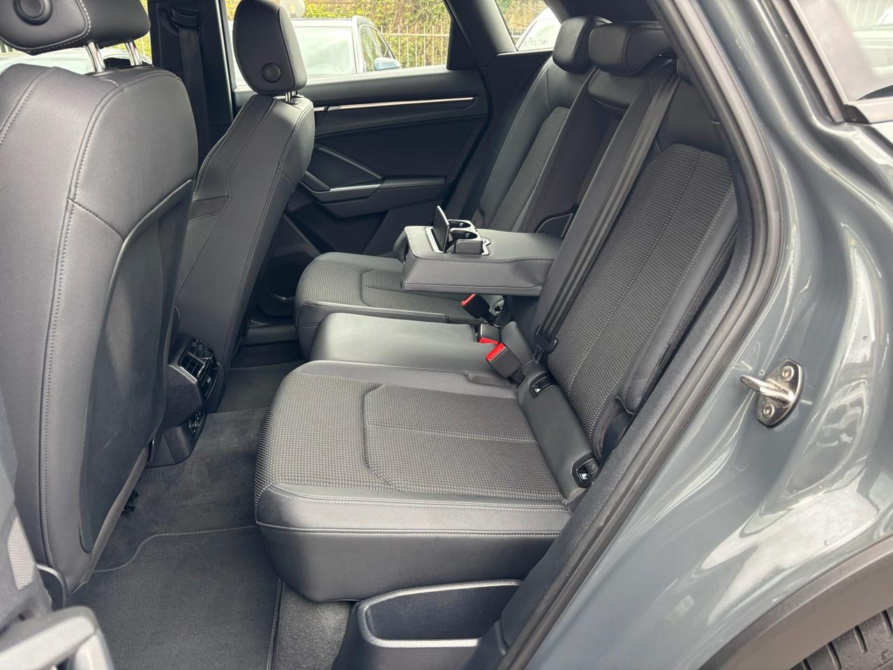 Audi Q3 35 TDI S tronic 150 CV S-LINE