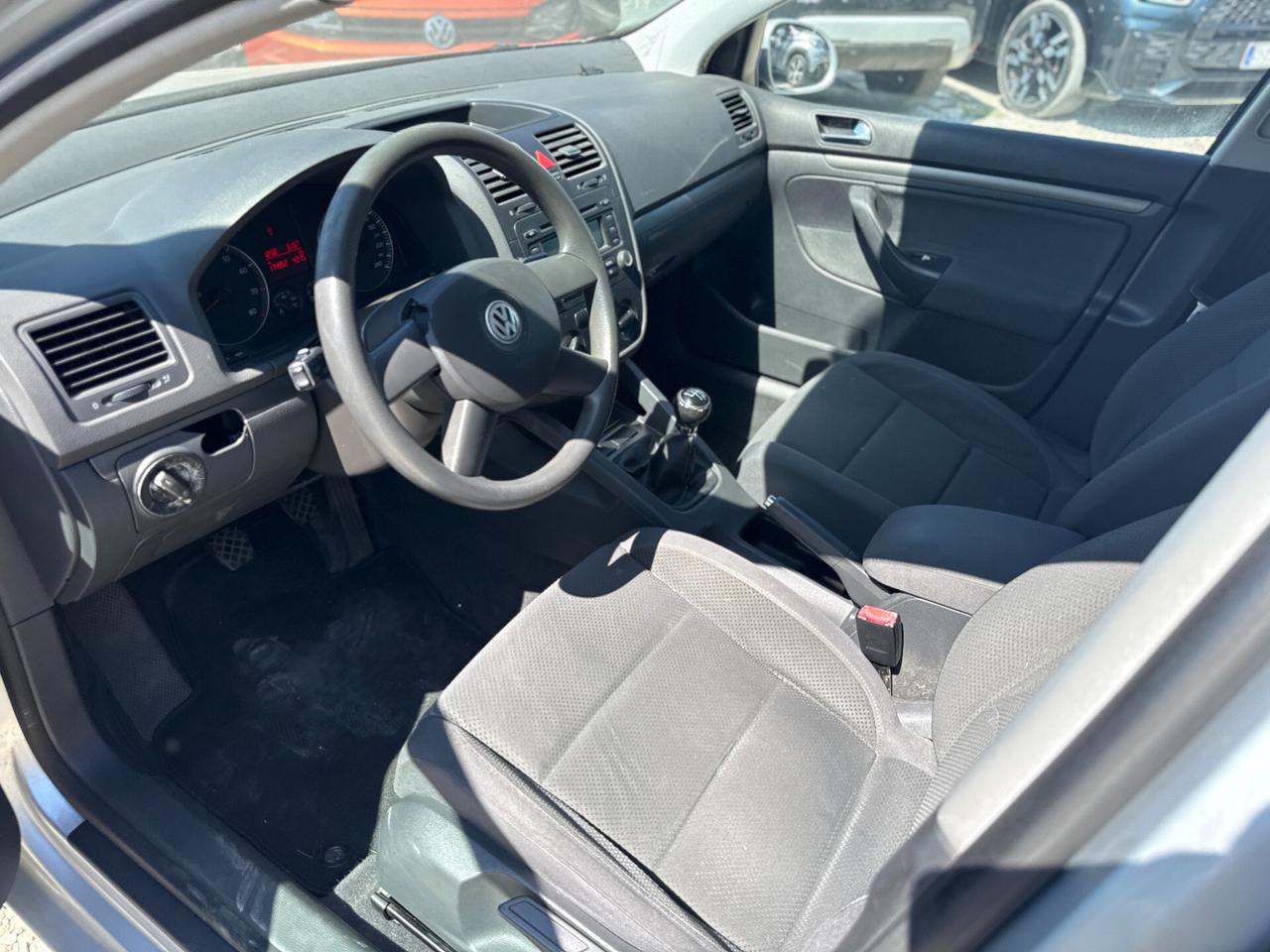 Volkswagen Golf 1.6 16V FSI 5p. Comfortline