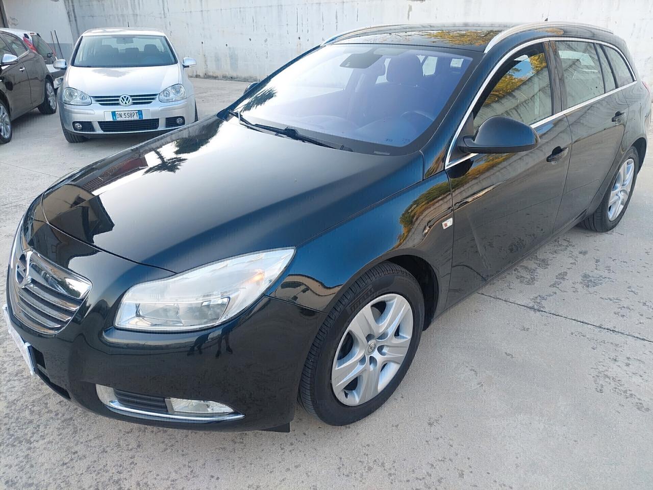 Opel Insignia 2.0 CDTI Sports Tourer Cosmo 180.000 Km 6.500 €, a ...