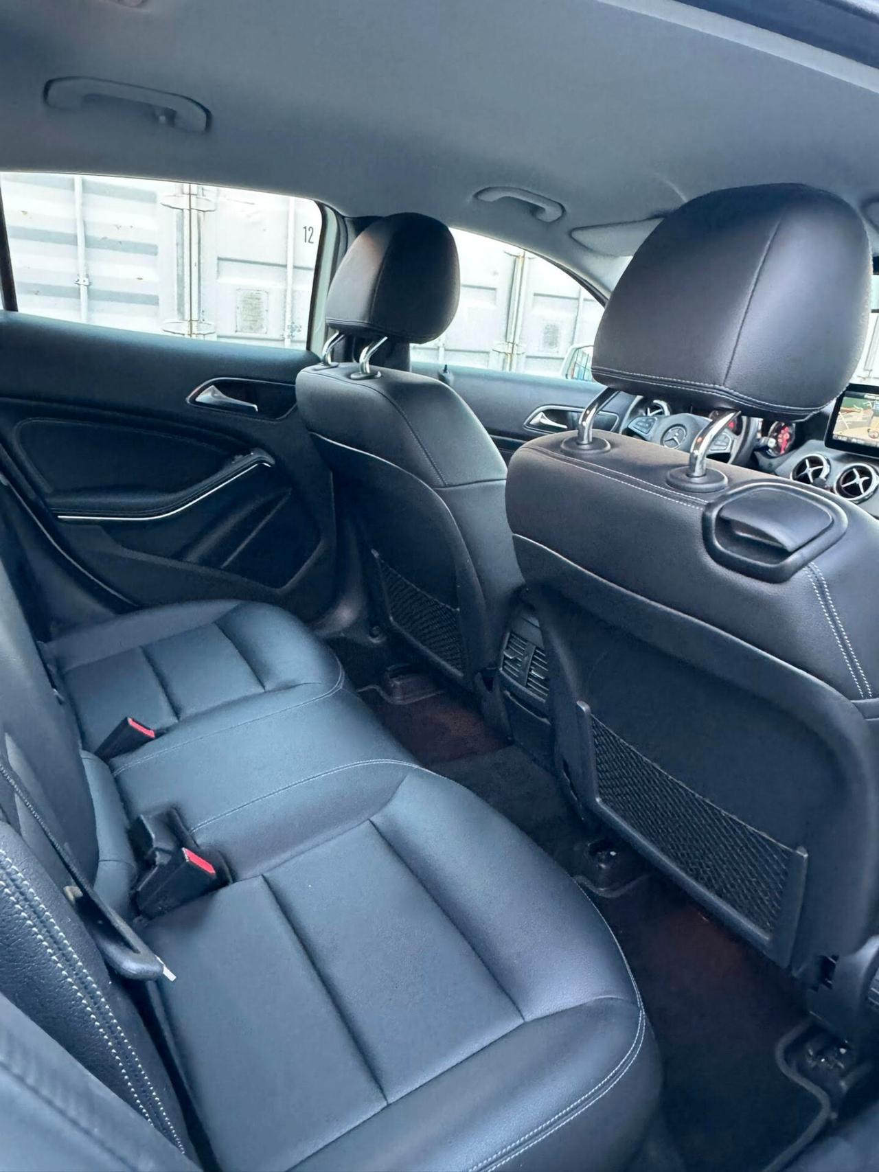 Mercedes-benz GLA 200 180 d Automatic Premium
