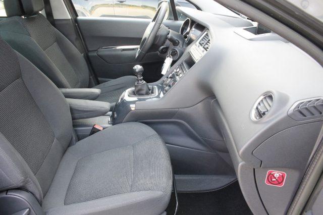 PEUGEOT 5008 1.6 HDi 115CV Business 7 POSTI