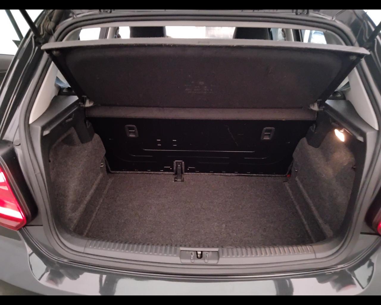 VOLKSWAGEN Polo V 2014 - Polo 5p 1.0 mpi Trendline 60cv