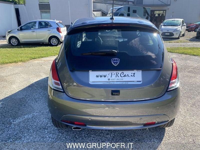 Lancia Ypsilon Ypsilon 1.0 FireFly 5 porte S&S Hybrid Platino