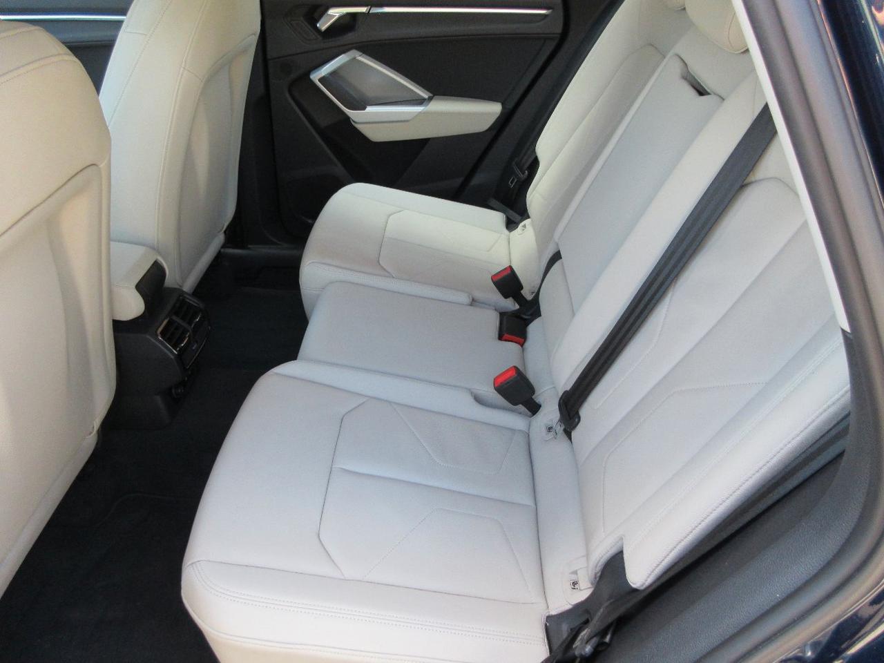 Audi Q3 40 2.0 tdi Business quattro 190cv s-tronic