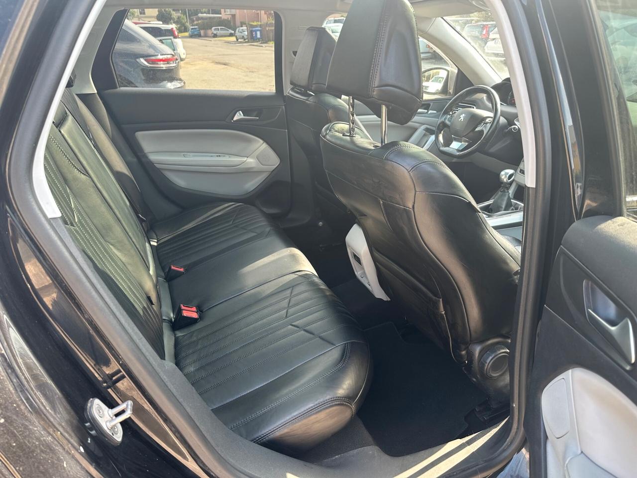 Peugeot 308 BlueHDi 150 S&S SW Allure