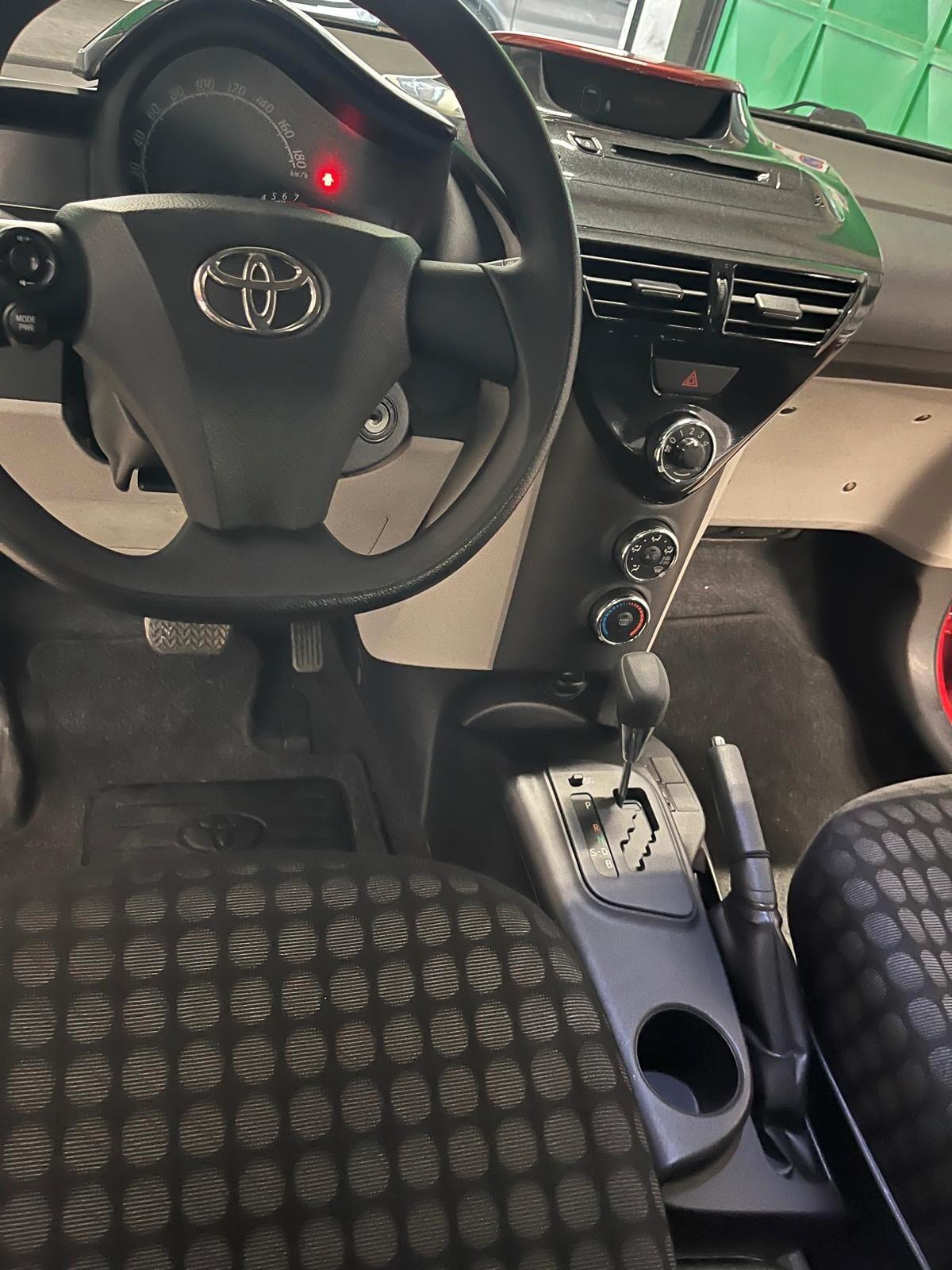 Toyota iQ automatica solo 69000km garanzia