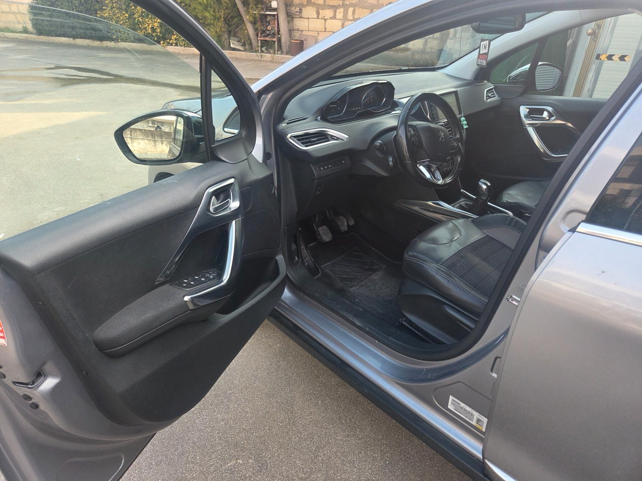 Peugeot 2008 1.6 e-HDi 92 CV Stop&Start Urban Cross