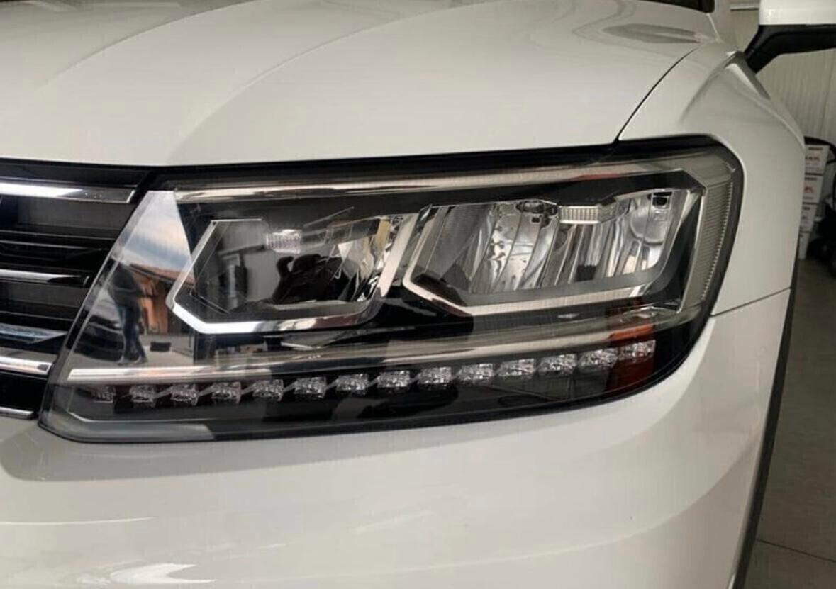 Volkswagen Tiguan 2.0 TDI SCR DSG 4MOTION Executive R-Line BMT