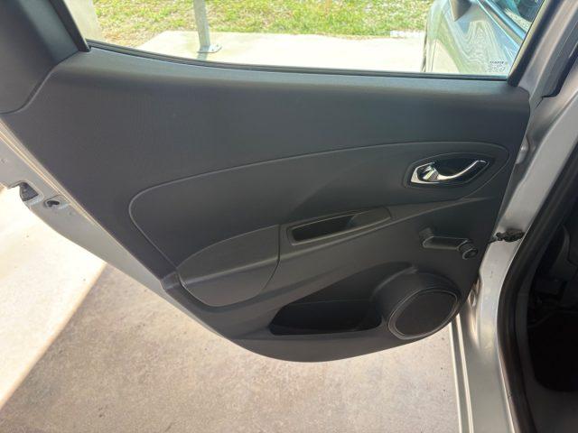 RENAULT Clio 1.2 75CV 5 porte Wave EURO 5 OK NEOPATENTATI