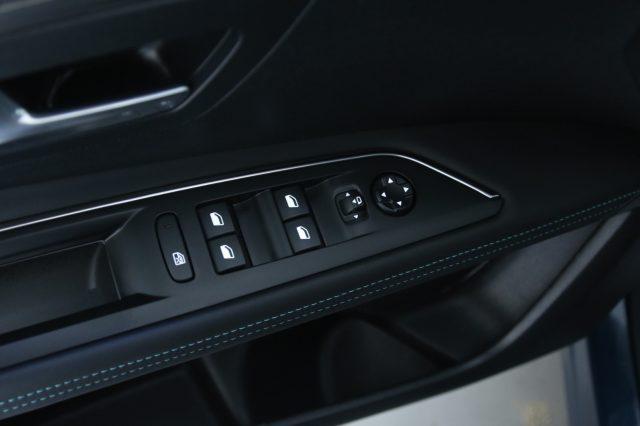 PEUGEOT 3008 Hybrid 225 e-EAT8 Allure Pack