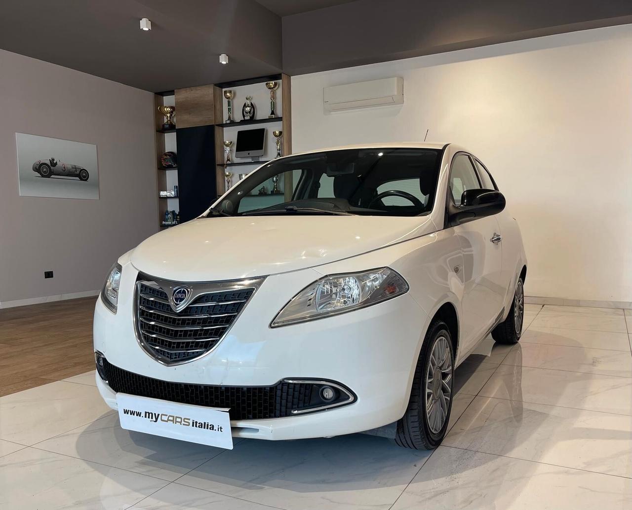 Lancia Ypsilon 1.3 MJT 16V 95 CV 5 porte S&S Silver