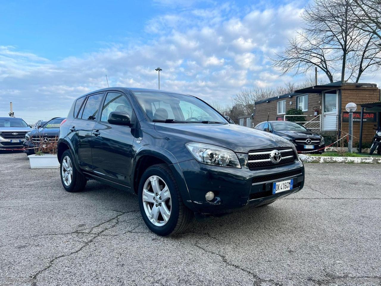 TOYOTA RAV4 2.2 D-4D 177 CV Luxury