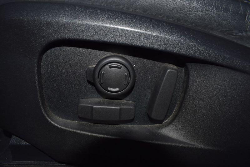 Land Rover Defender Defender 110 2.0 SD4 240CV AWD Auto HSE