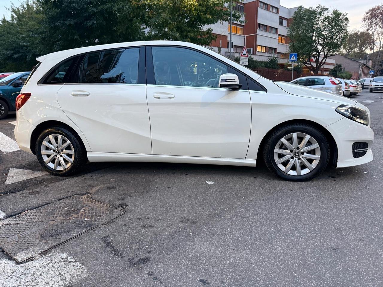 Mercedes-benz B 200 d Automatic Premium
