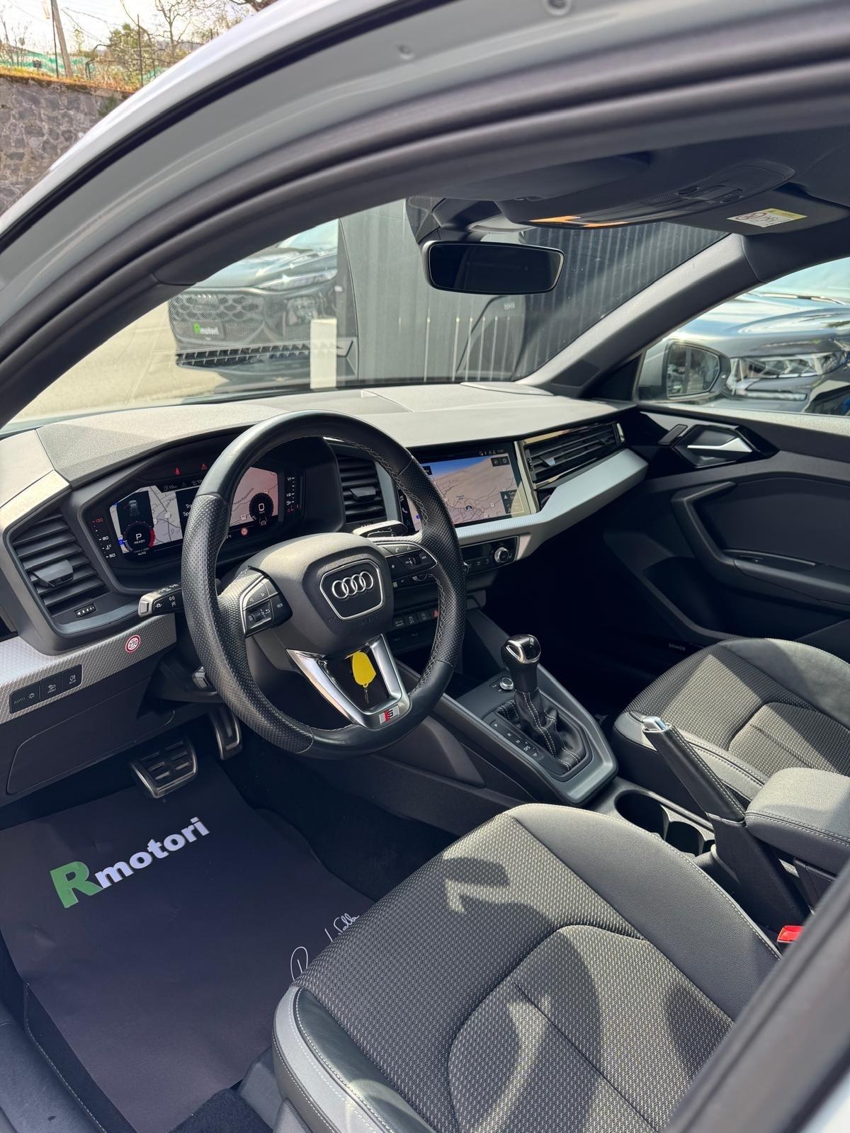 Audi A1 SPB 30 TFSI S tronic Identity Black