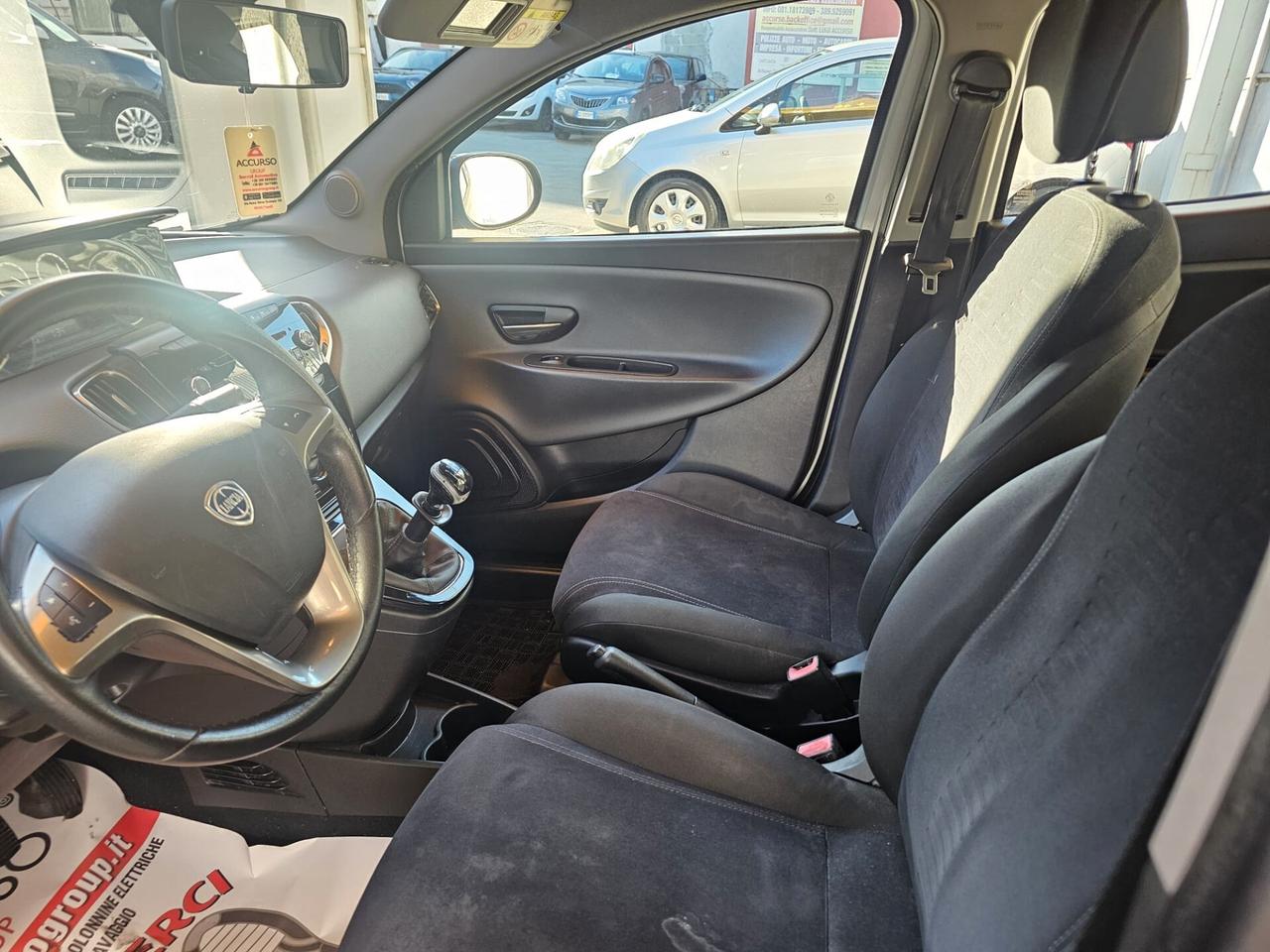 Lancia Ypsilon 0.9 TwinAir 85 CV 5 porte Metano Ecochic Gold