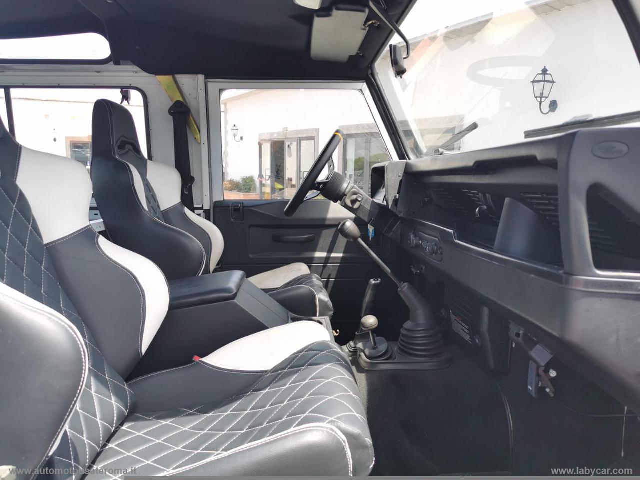 LAND ROVER Defender 90 2.5 Td5 Soft-Top