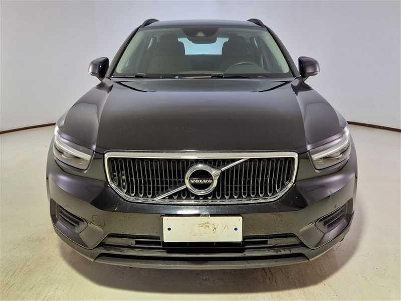 VOLVO XC40 T2 automatico Momentum Core